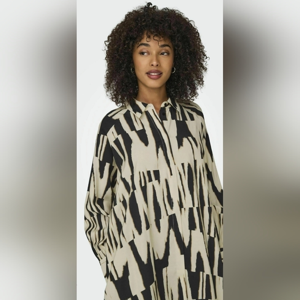Patterned Black and Cream Dress - Picture 3 of 6